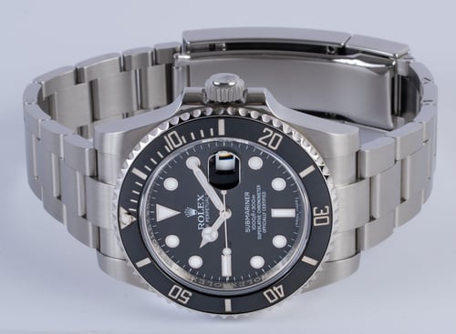 Front View of Submariner Date