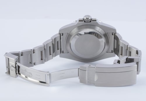 Open Clasp Shot of Submariner Date