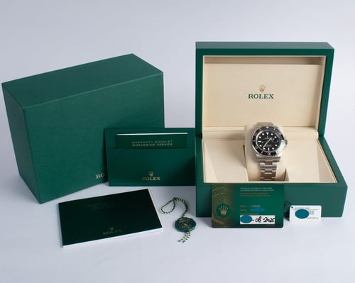 Box / Paper shot of Sea-Dweller 43mm
