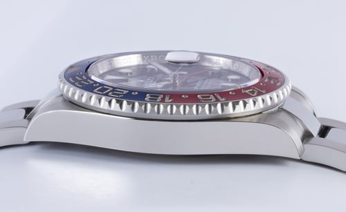 9' Side Shot of GMT-Master II 'Pepsi'