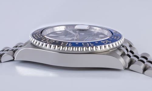 9' Side Shot of GMT-Master II 'Batgirl'