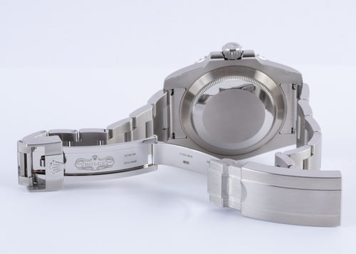 Open Clasp Shot of Submariner Date