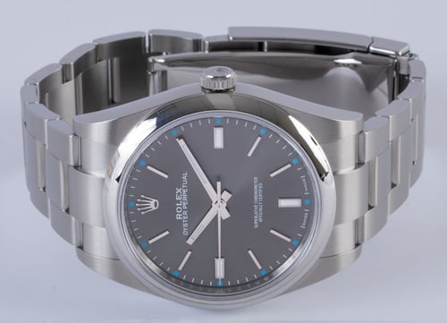Front View of Oyster Perpetual 39