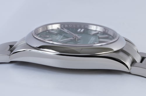 9' Side Shot of Oyster Perpetual 41