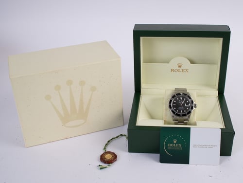 Box / Paper shot of Submariner Date