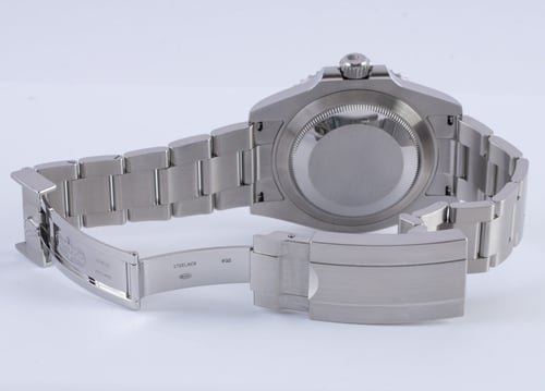Open Clasp Shot of Submariner 41