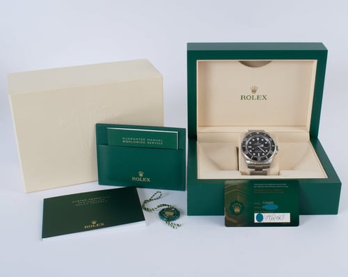 Box / Paper shot of Sea-Dweller 43mm