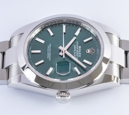 Crown Side Shot of Datejust 41