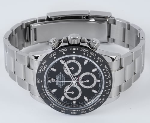 Front View of Daytona Cosmograph