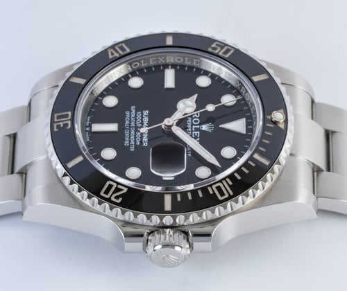 Crown Side Shot of Submariner Date 41