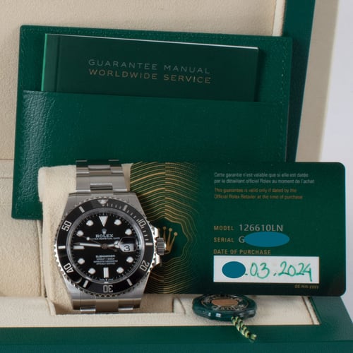 View in Box of Submariner Date 41