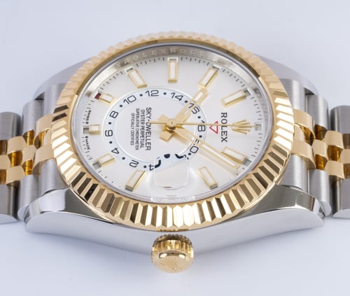 Crown Side Shot of Sky-Dweller