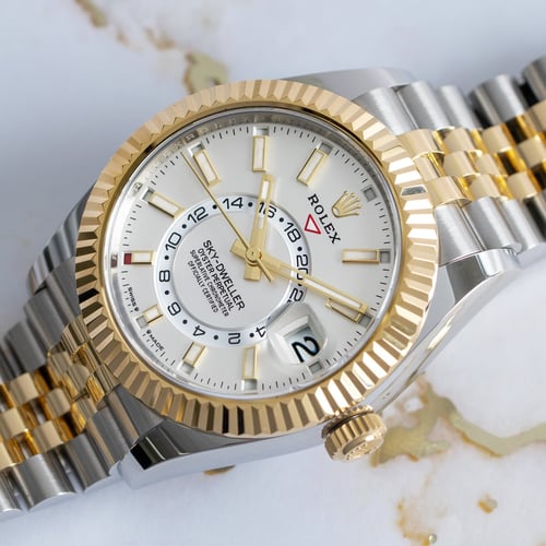 Stylied photo of  of Sky-Dweller