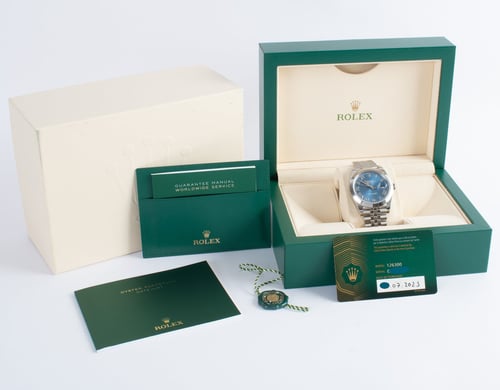 Box / Paper shot of Datejust 41