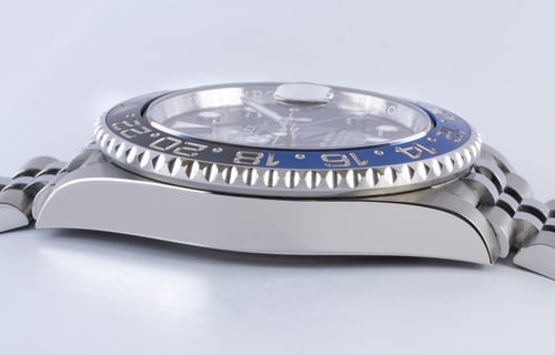 9' Side Shot of GMT-Master II 'Batgirl'