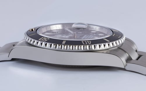 9' Side Shot of Submariner Date 41