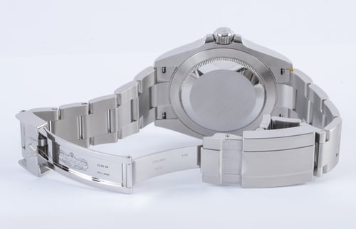 Open Clasp Shot of Air-King 40MM