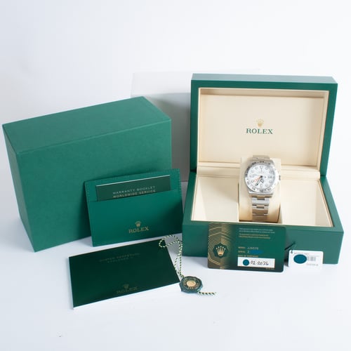 Box / Paper shot of Explorer II 'Polar'