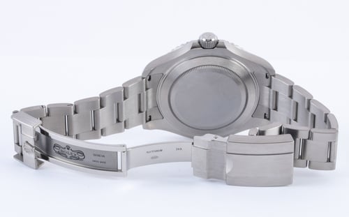 Open Clasp Shot of Yacht-Master 42