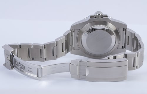 Open Clasp Shot of Submariner Date 'Hulk'