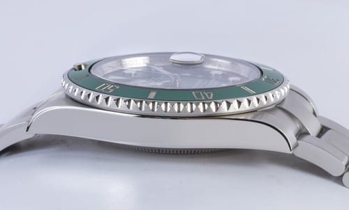 9' Side Shot of Submariner Date 'Hulk'