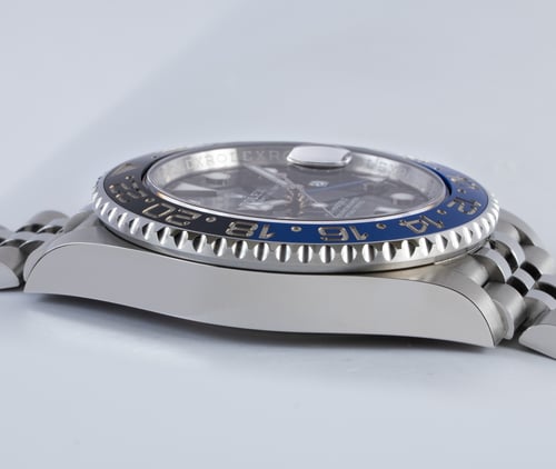 9' Side Shot of GMT-Master II 'Batgirl'