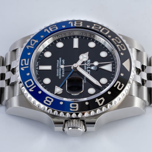 Crown Side Shot of GMT-Master II 'Batgirl'