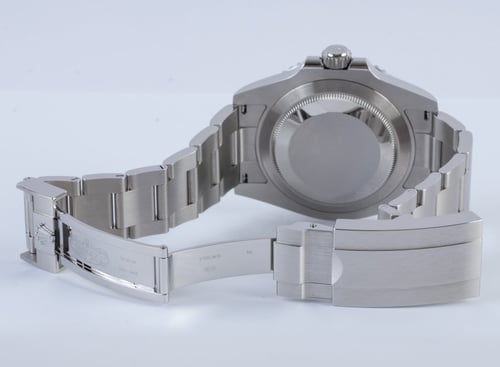 Open Clasp Shot of Submariner 41