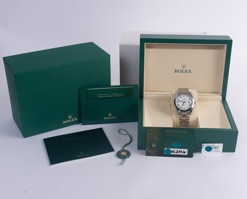 Box / Paper shot of Datejust 41