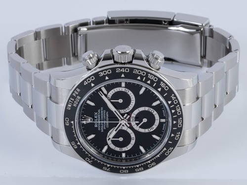 Front View of Daytona Cosmograph