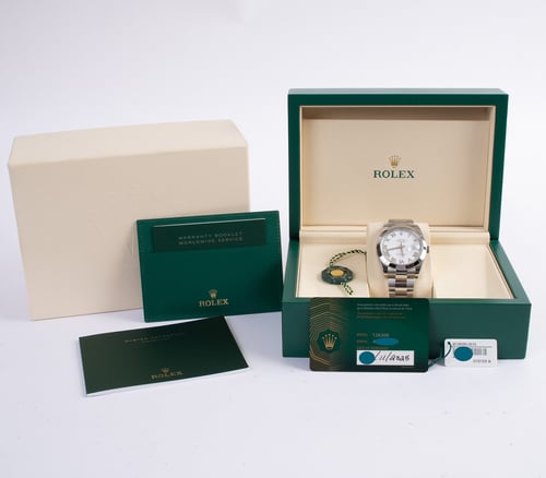 Box / Paper shot of Datejust 41