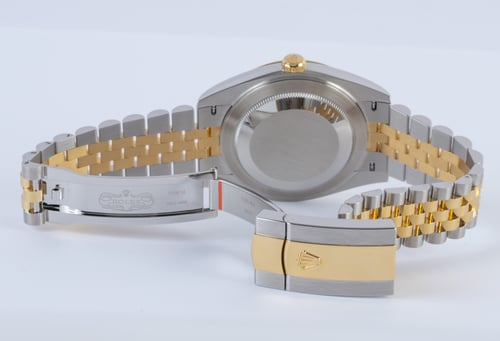 Open Clasp Shot of Datejust 41