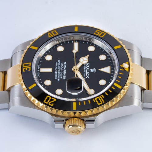 Crown Side Shot of Submariner Date 41