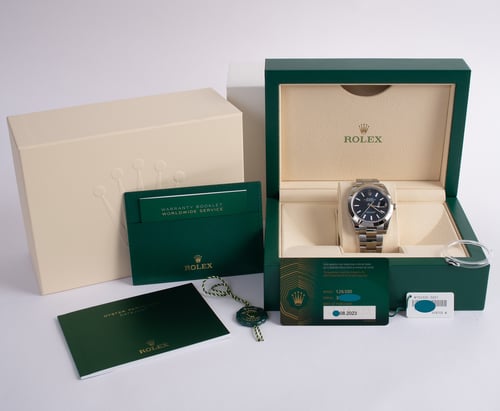 Box / Paper shot of Datejust 41