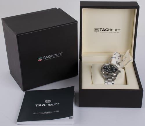 Box / Paper shot of Aquaracer