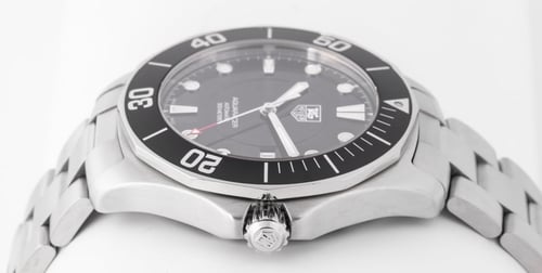 Crown Side Shot of Aquaracer