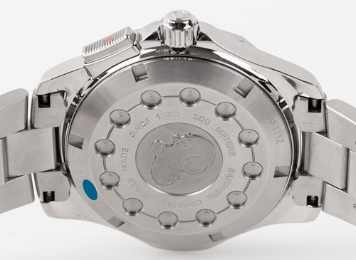 Caseback of Aquaracer Alarm