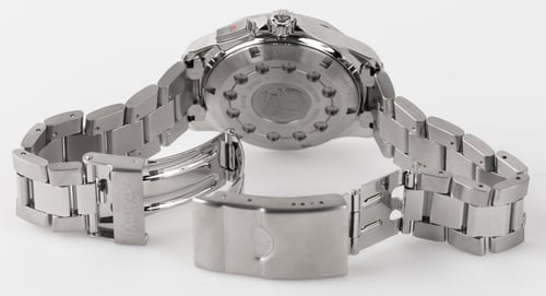 Open Clasp Shot of Aquaracer Alarm