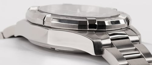 9' Side Shot of Aquaracer Chronograph Calibre 16