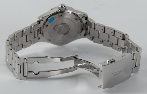 Open Clasp Shot of Ladies Aquaracer