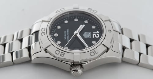 Crown Side Shot of Ladies Aquaracer