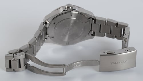 Open Clasp Shot of Aquaracer Calibre 5