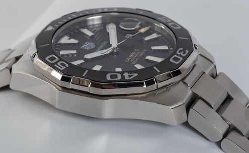 9' Side Shot of Aquaracer Calibre 5