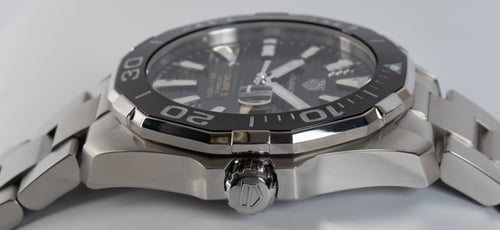 Crown Side Shot of Aquaracer Calibre 5