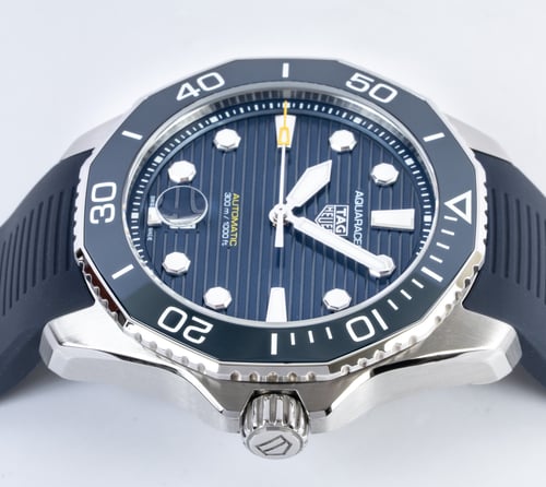 Crown Side Shot of Aquaracer Professional 300