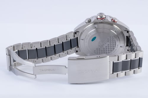 Open Clasp Shot of Formula 1 Calibre 16