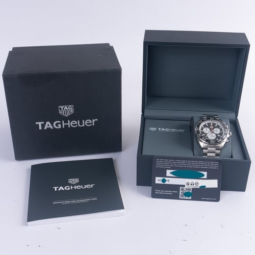 Box / Paper shot of Formula 1 Chronograph