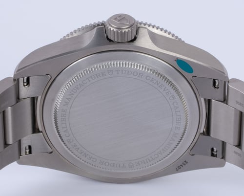 Caseback of Pelagos 39