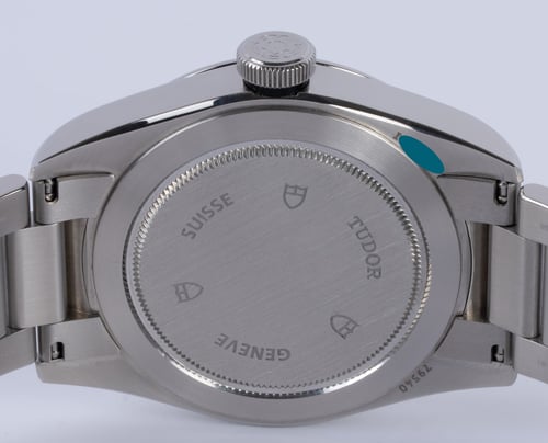Caseback of Heritage Black Bay 41