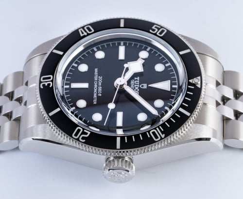 Crown Side Shot of Black Bay 41
